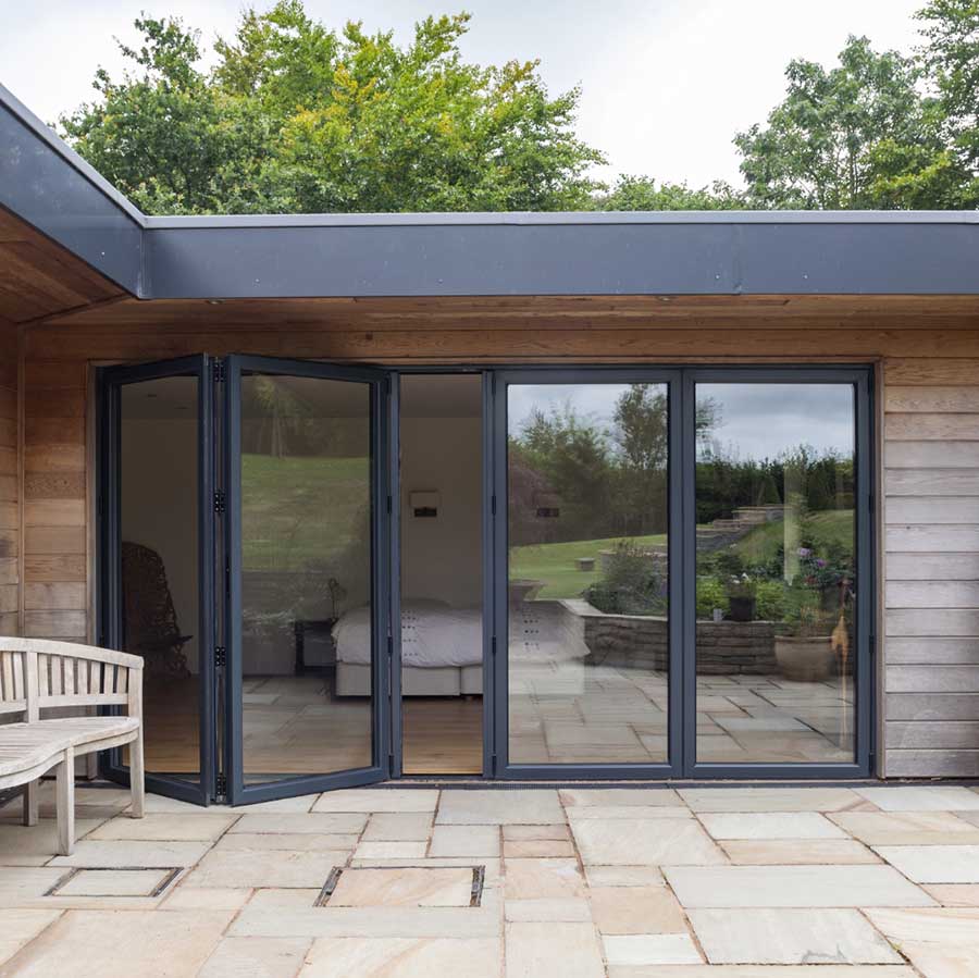 visofold_1000_hero bi-fold doors